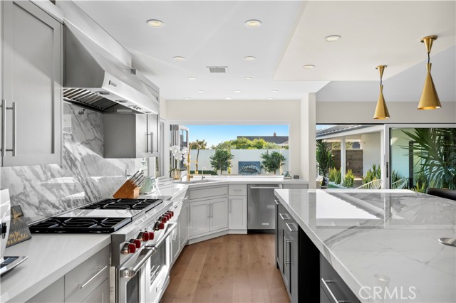 Detail Gallery Image 8 of 39 For 4000 Topside Ln, Corona Del Mar,  CA 92625 - 4 Beds | 2/1 Baths