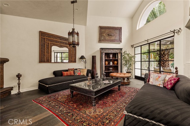 Detail Gallery Image 6 of 44 For 4909 Woodley Ave, Encino,  CA 91436 - 5 Beds | 4 Baths