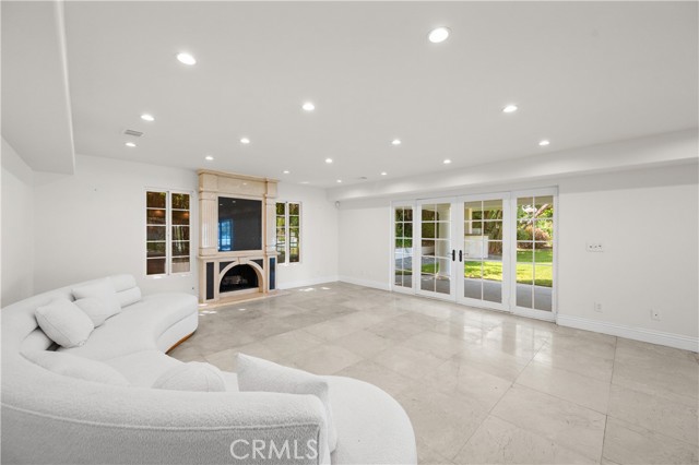 3856 Vista Linda Drive, Encino CA: https://media.crmls.org/medias/744b3590-f065-43f7-898b-5c65e0b1fbad.jpg
