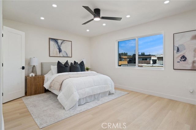 Detail Gallery Image 12 of 29 For 332 Flint Ave, Long Beach,  CA 90814 - 3 Beds | 3 Baths