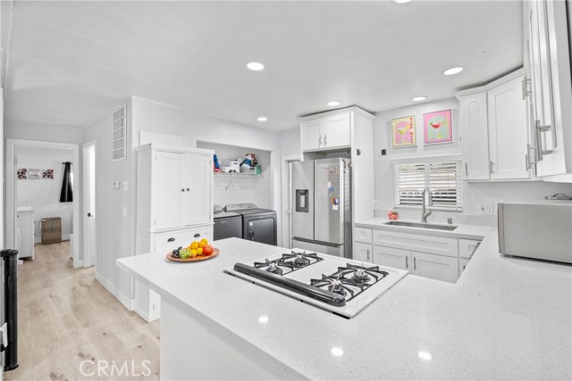 Detail Gallery Image 3 of 21 For 17086 Esperanza Dr, Perris,  CA 92570 - 3 Beds | 2 Baths