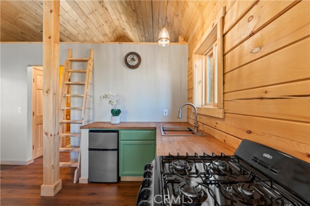 Detail Gallery Image 16 of 43 For 2222 Sierra View Dr, Arrowbear,  CA 92382 - 1 Beds | 1 Baths