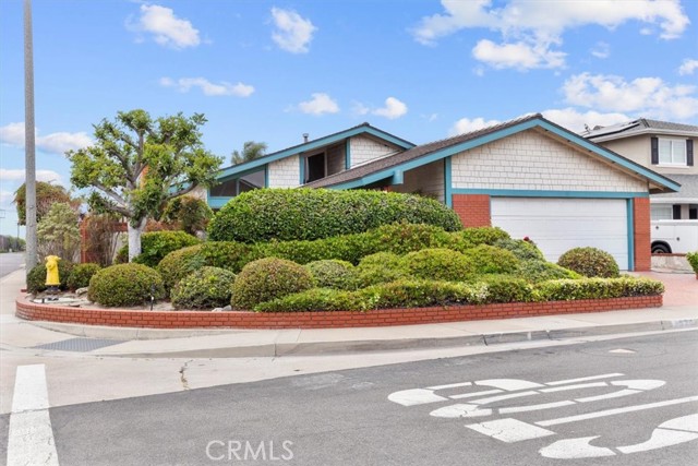 3521 Fern Circle, Seal Beach CA: https://media.crmls.org/medias/744d03cb-95a4-44f6-808f-c0688860172b.jpg
