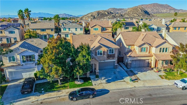 Detail Gallery Image 6 of 44 For 3902 Bluff, Perris,  CA 92571 - 4 Beds | 2/1 Baths
