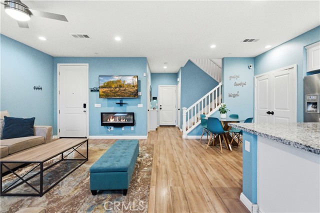 Detail Gallery Image 3 of 57 For 4196 Camino Campana, Oceanside,  CA 92057 - 3 Beds | 2/1 Baths