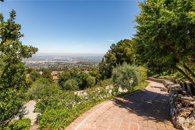 3300 Crownview Drive, Rancho Palos Verdes CA: https://media.crmls.org/medias/744df29b-0d30-4c8c-8291-cf736224f41b.jpg