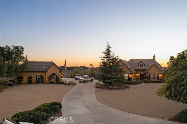 14787 Wood Road, Riverside CA: https://media.crmls.org/medias/744e6117-569a-46e9-add8-36c84532b538.jpg