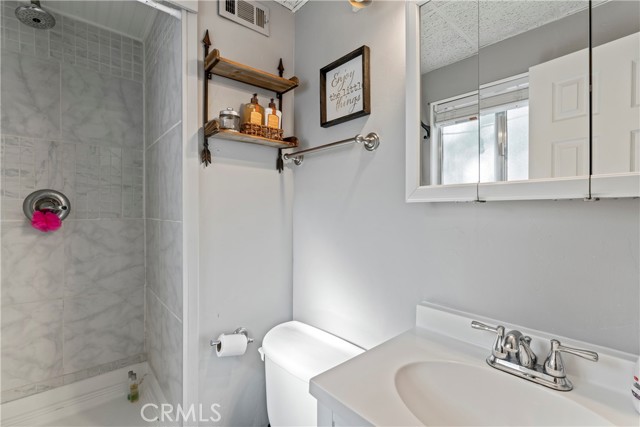 Detail Gallery Image 20 of 31 For 26648 Lake Forest Dr, Twin Peaks,  CA 92391 - 3 Beds | 2 Baths