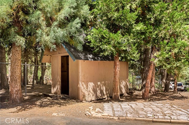 Detail Gallery Image 32 of 40 For 31413 Overhill Dr, Running Springs,  CA 92382 - 5 Beds | 2 Baths