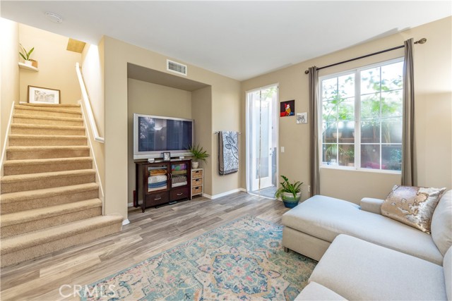 80 Great, Irvine CA: https://media.crmls.org/medias/744f2f86-0b9b-472b-9e4f-314b56863da0.jpg
