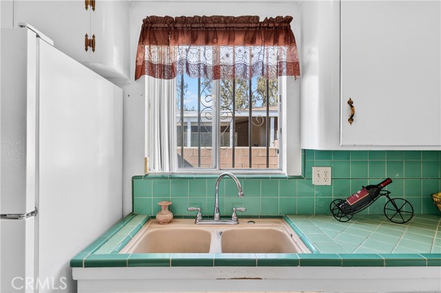 15937 Manzanita, Fontana CA: https://media.crmls.org/medias/744ff025-4385-450c-bb85-601db222385c.jpg
