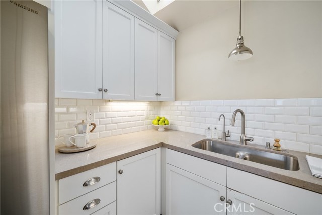 1185 E Foothill Boulevard, San Luis Obispo CA: https://media.crmls.org/medias/744ff5eb-da7a-426c-84cb-d30fb19adf96.jpg