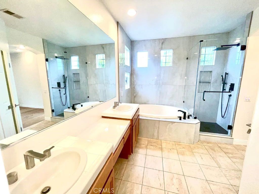 https://media.crmls.org/medias/745036a8-2a77-4988-9c16-9aea592754ea.jpg?preset=X-Large