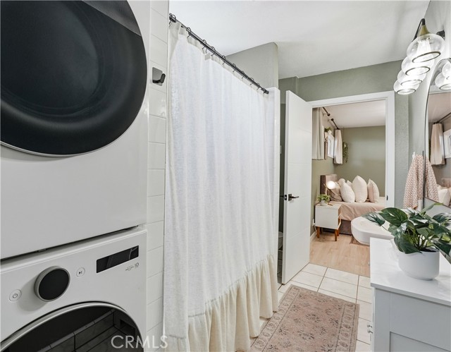 Detail Gallery Image 10 of 23 For 2157 Gale Ave, Long Beach,  CA 90810 - 4 Beds | 3 Baths