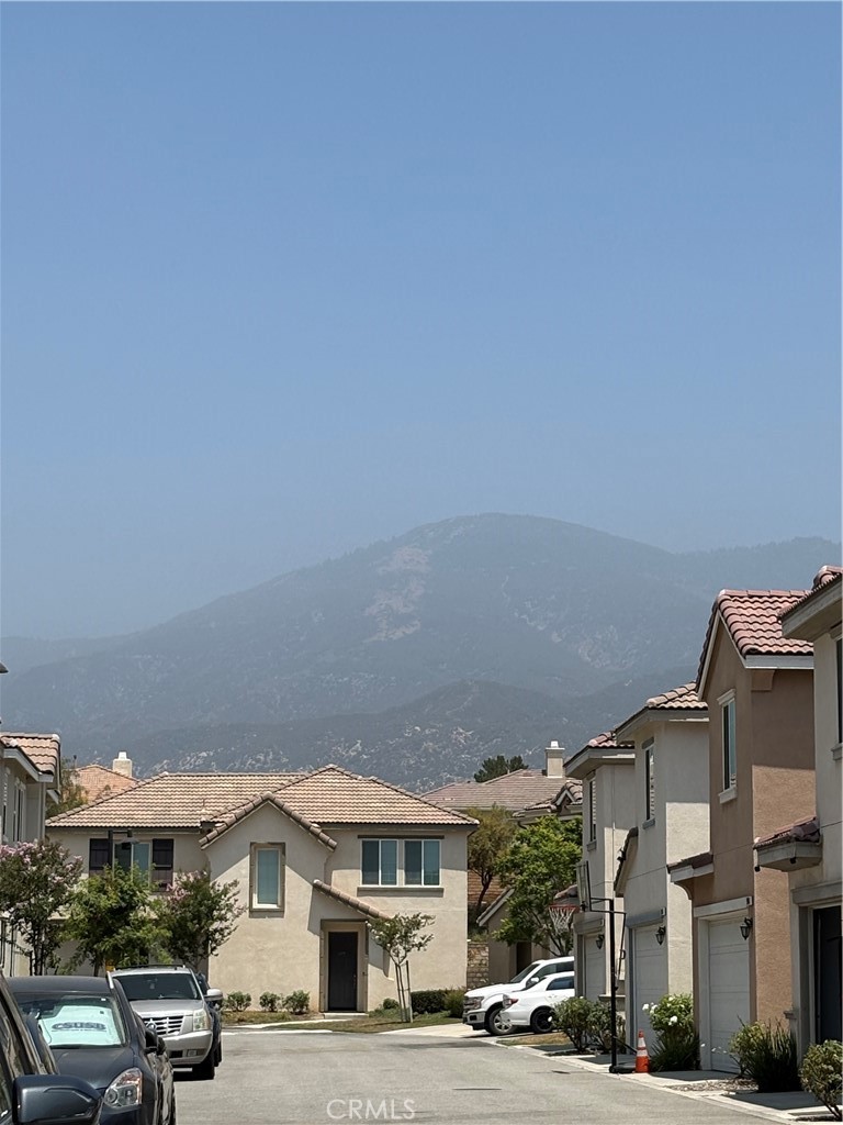 https://media.crmls.org/medias/7450e77e-58b8-495b-838f-dbdab14bd3af.jpg?preset=X-Large