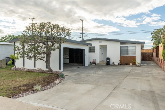 Detail Gallery Image 2 of 41 For 16931 S Raymond Ave, Gardena,  CA 90247 - 3 Beds | 2 Baths