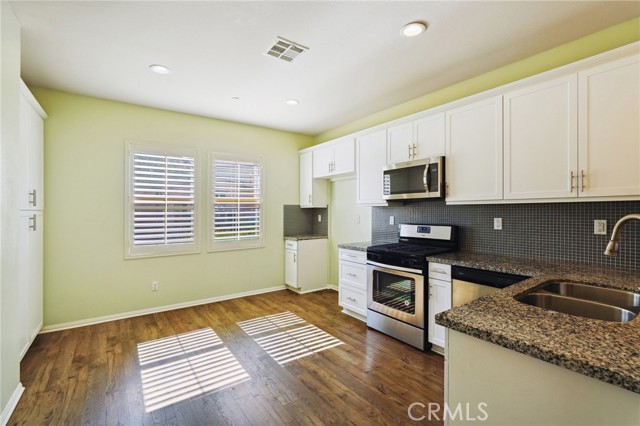 Detail Gallery Image 8 of 33 For 11828 Greenbrier Ln, Grand Terrace,  CA 92313 - 3 Beds | 2/1 Baths