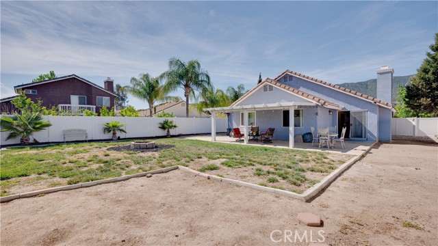 19450 Sweetwood Lane, Lake Elsinore CA: https://media.crmls.org/medias/7452d81e-0c4d-45c1-9e56-76007a2e5a0d.jpg