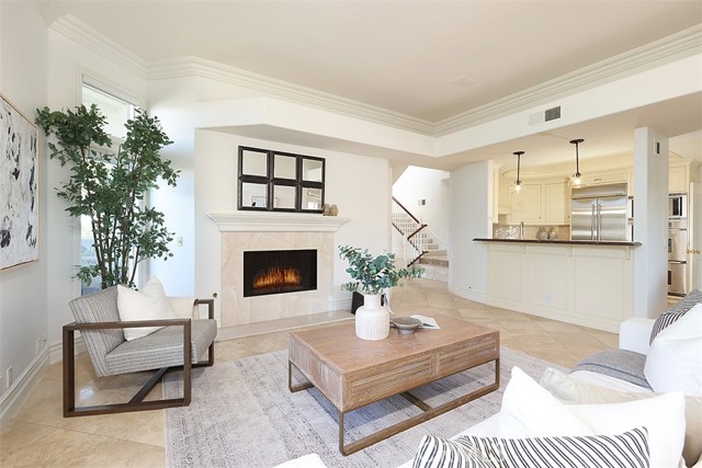 Detail Gallery Image 5 of 33 For 1 Coventry, Newport Beach,  CA 92660 - 4 Beds | 3/1 Baths