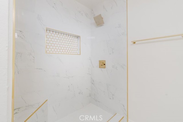 16233 Manzanita Street, Hesperia CA: https://media.crmls.org/medias/7453432f-0e9a-49c2-a897-c3c9b053a884.jpg
