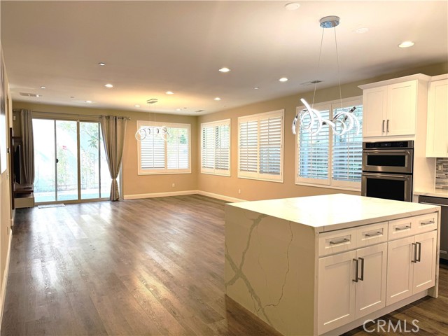 110 Desert Bloom, Irvine CA: https://media.crmls.org/medias/74536626-6964-4cd8-96b4-4b8a390f7a21.jpg