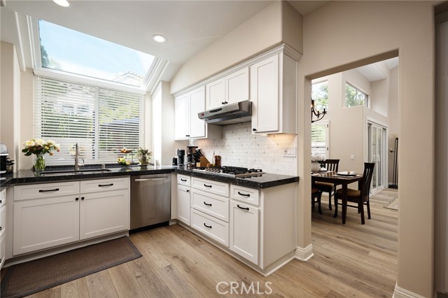 Image 8 of 59 For 33 Calle Del Norte