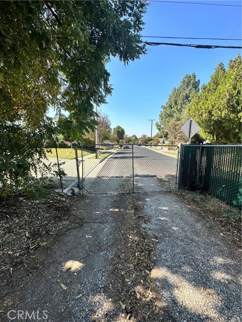 Entrance through Jimenez St.