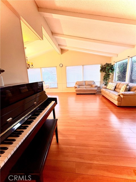 Detail Gallery Image 18 of 40 For 1919 W Coronet Ave #9,  Anaheim,  CA 92801 - 3 Beds | 2 Baths