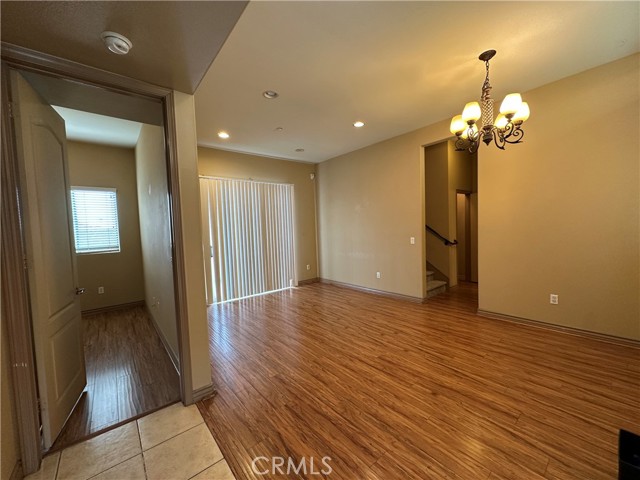 Detail Gallery Image 4 of 17 For 41 N Oak Ave #3,  Pasadena,  CA 91107 - 3 Beds | 3 Baths