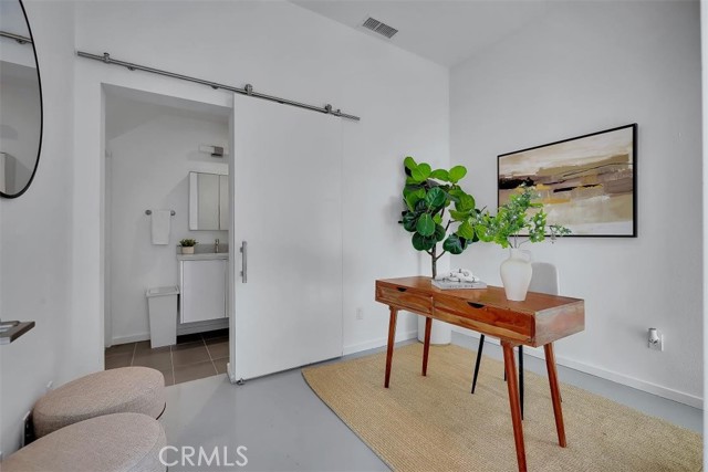 6919 Knowlton Place, Los Angeles CA: https://media.crmls.org/medias/745673f6-bb88-462b-a5f4-7a6a98220f7b.jpg