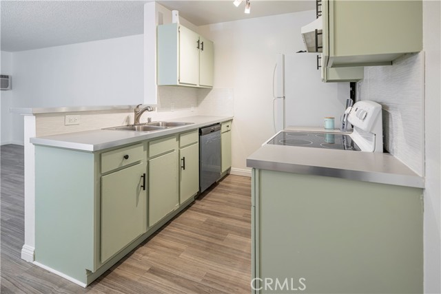20234 Cantara Street, Winnetka CA: https://media.crmls.org/medias/7456acca-76d9-4d5d-bb49-64ff9fcfe24c.jpg