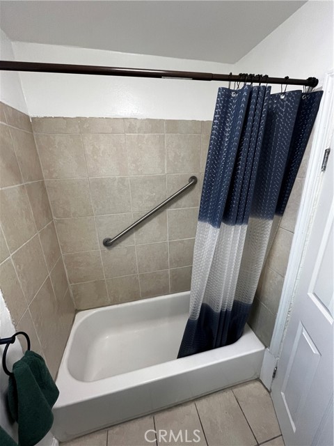 Detail Gallery Image 8 of 11 For 4518 S Normandie #1/2,  Los Angeles,  CA 90037 - 1 Beds | 1 Baths