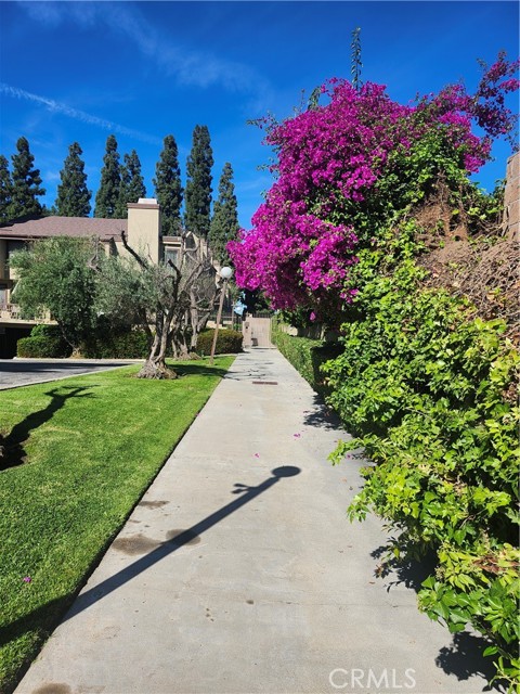 849 E Victoria Unit: 209