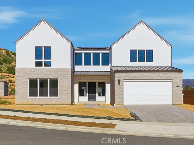 Detail Gallery Image 2 of 48 For 22849 W Seaqua Cir, Chatsworth,  CA 91311 - 6 Beds | 6/1 Baths