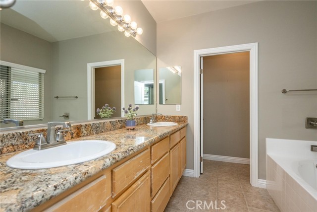 2354 Versailles Street, San Jacinto CA: https://media.crmls.org/medias/7457ed8d-eff2-42f8-af14-dadb364bf649.jpg