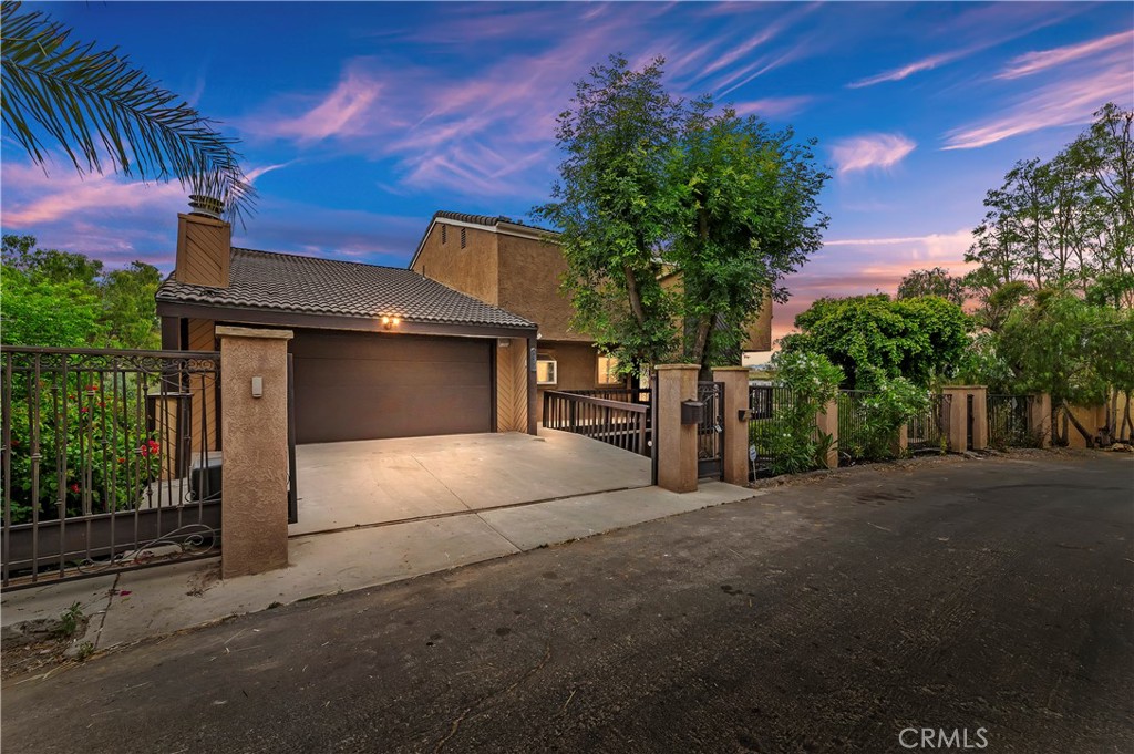5151 Baza Avenue, Woodland Hills, CA 91364