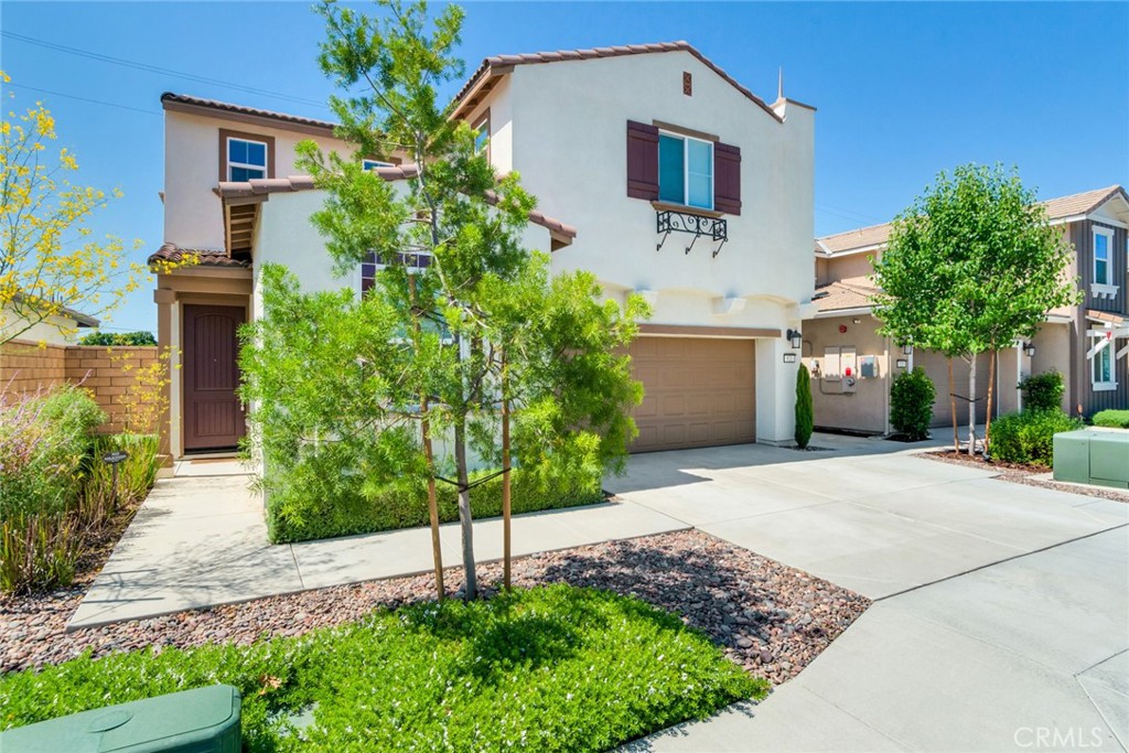 921 Dahlia Avenue