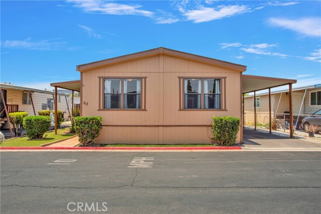 350 S Willow Avenue, Rialto CA: https://media.crmls.org/medias/74584836-28de-4107-97d4-324650e71411.jpg