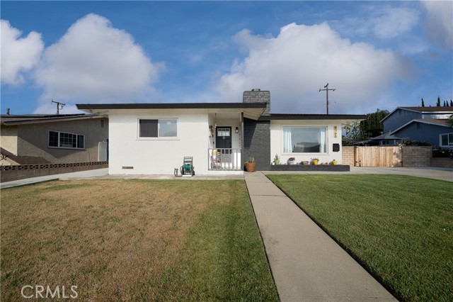 9966 Vernon Avenue, Montclair CA: https://media.crmls.org/medias/745874d6-3bc9-49ba-9c89-8e166d115117.jpg