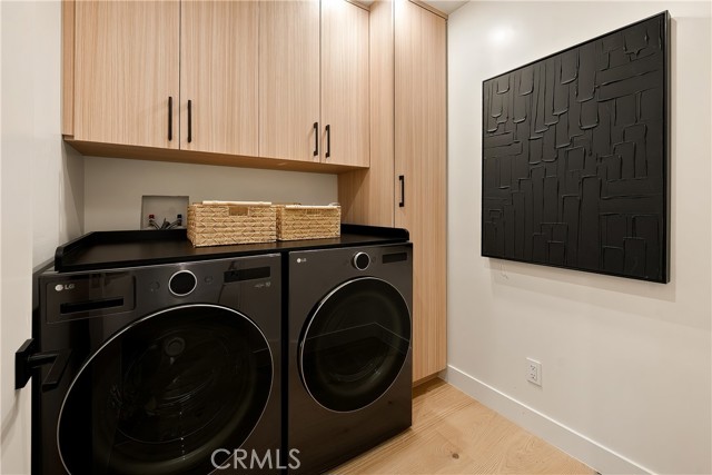 Detail Gallery Image 25 of 32 For 13949 Cumpston St, Sherman Oaks,  CA 91401 - 3 Beds | 3/1 Baths