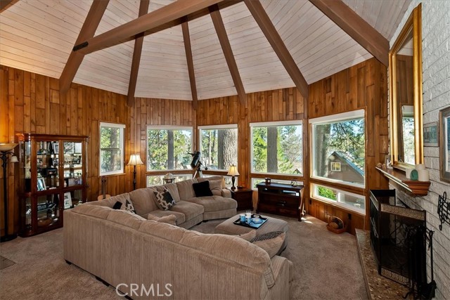 Detail Gallery Image 10 of 49 For 28065 Peninsula, Lake Arrowhead,  CA 92352 - 4 Beds | 3/1 Baths