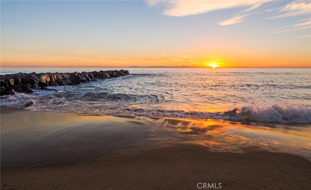 https://media.crmls.org/medias/7459f5fd-10b4-4a9b-bea2-125a24c7ad93.jpg?preset=X-Large