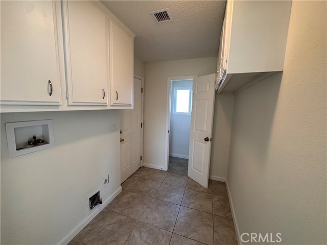 27474 Travertine, Barstow CA: https://media.crmls.org/medias/745a47a7-be4d-4cc0-87b5-169a459ef511.jpg