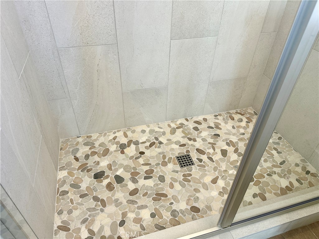 https://media.crmls.org/medias/745b3858-e6ee-434d-9305-22c35cd78fe1.jpg?preset=X-Large