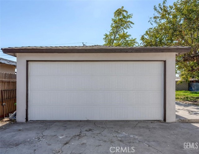 Detail Gallery Image 23 of 28 For 415 Sperry St, Bakersfield,  CA 93307 - 3 Beds | 1 Baths