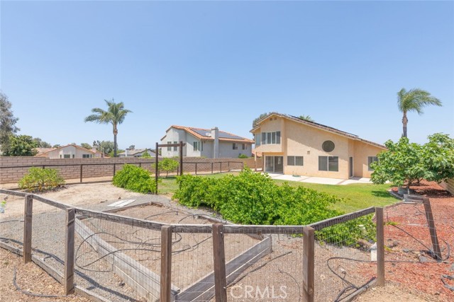 16783 Lake Knoll, Riverside CA: https://media.crmls.org/medias/745bdc8f-6c87-40f8-9834-fac623d3f31b.jpg