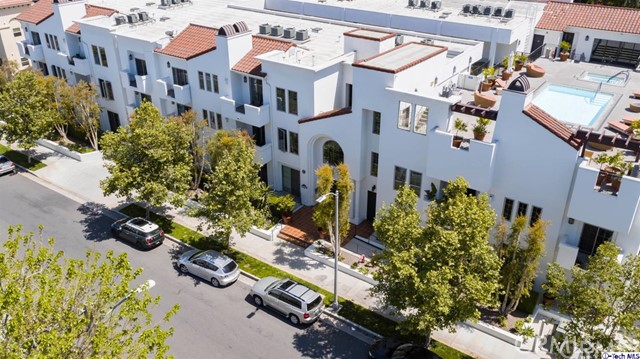 Photo of 10648 Woodbridge Street #204, Toluca Lake, CA 91602