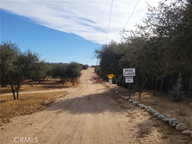 0 Oak Hills Road, Oak Hills CA: https://media.crmls.org/medias/745c89db-b556-4a75-999d-ed65a0680c1c.jpg