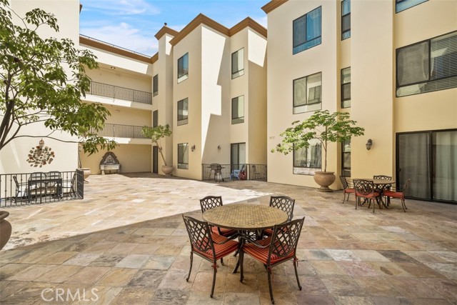 Detail Gallery Image 24 of 28 For 6938 Laurel Canyon Bld #101,  North Hollywood,  CA 91605 - 2 Beds | 2 Baths