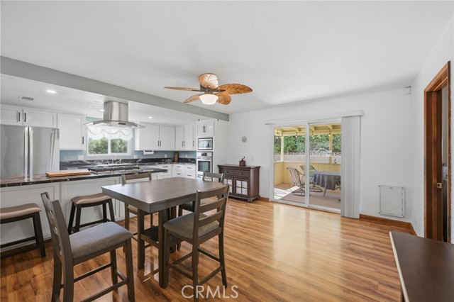 Detail Gallery Image 14 of 31 For 217 N Hemet, Hemet,  CA 92544 - 3 Beds | 2 Baths